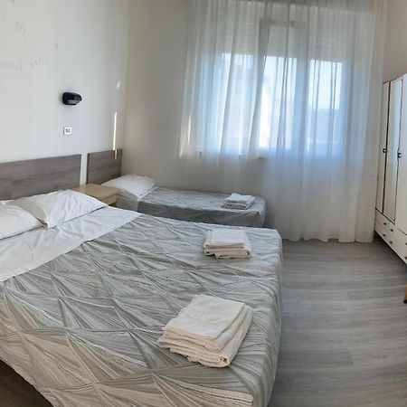 Hotel Laika Римини Экстерьер фото