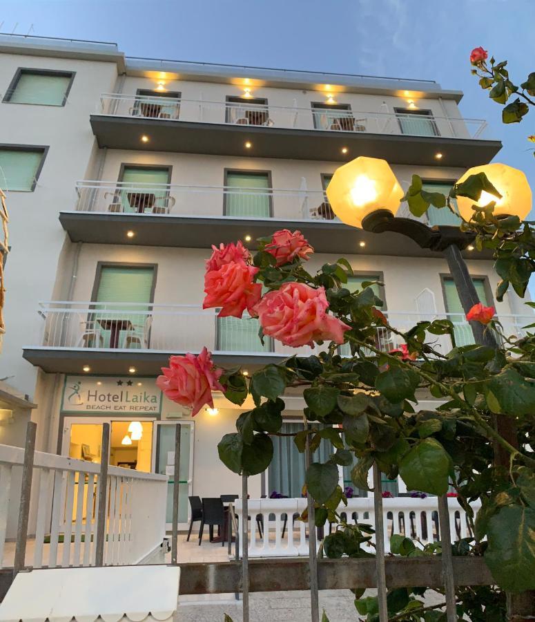 Hotel Laika Римини Экстерьер фото