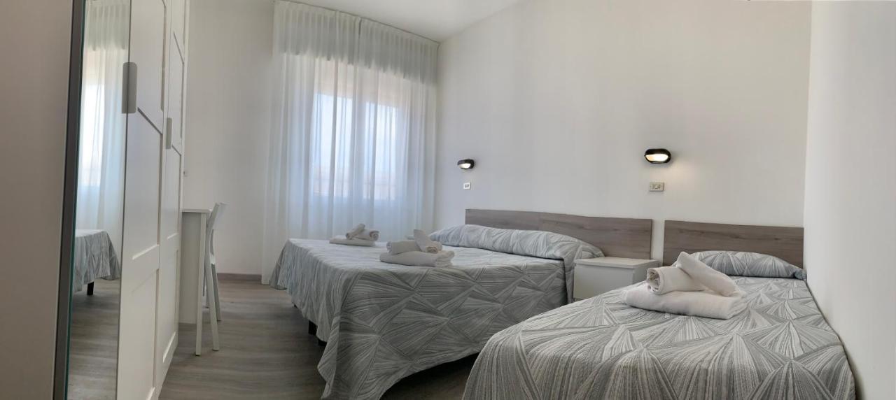 Hotel Laika Римини Экстерьер фото